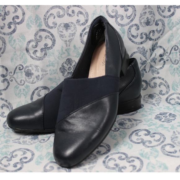 Clarks‎ Ultimate Comfort Collection Navy Emily Step Womens Size 7.5 - Picture 1 of 8